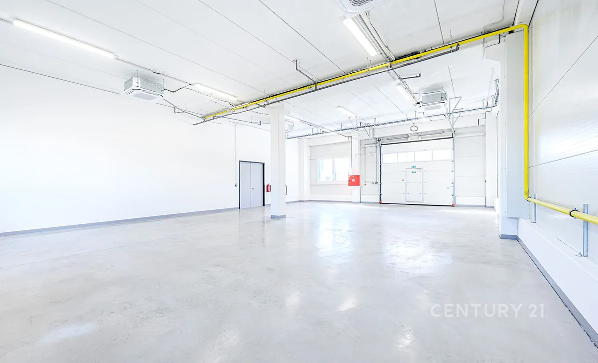 Pronájem skladového prostoru 348 m²